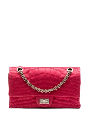 CHANEL Pre-Owned 2008-2009 Croc Quilted Satin Reissue 2.55 Double Flap 225 shoulder bag - Pink