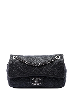 CHANEL Pre-Owned 2015-2016 Small Quilted Distressed Calfskin Easy Flap crossbody bag - Black