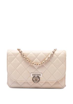 CHANEL Pre-Owned 2019 Round CC Quilted Calfskin Flip Lock Wallet On Chain crossbody bag - Neutrals