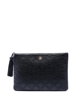CHANEL Pre-Owned 2017-2018 Large Quilted Lambskin Double Stitch Tassel O Case clutch bag - Black