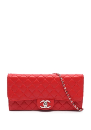 CHANEL Pre-Owned 2010-2011 CC Quilted Lambskin Wallet on Chain crossbody bag - Red