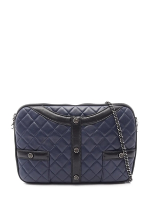 CHANEL Pre-Owned 2016-2017 Small Quilted Lambskin Girl Clutch on Chain crossbody bag - Blue