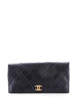 CHANEL Pre-Owned CC Foldover Quilted Lambskin Large clutch bag - Black