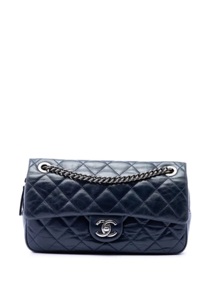 CHANEL Pre-Owned 2014-2015 Medium Quilted Glazed Calfskin Duo Color Flap crossbody bag - Blue