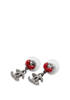 CHANEL Pre-Owned 2000-2010 Brass and Enamel Lady Bug CC Drop Bullet Backs Earrings costume earrings - Red