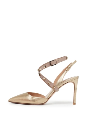 Valentino Garavani Pre-Owned Rockstud leather slingback pumps - Gold