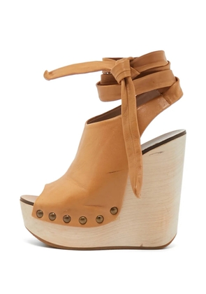 Chloé Pre-Owned tie-fastening wedge sandals - Neutrals