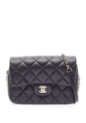 CHANEL Pre-Owned 2019 matelassé Pearl chain shoulder bag - Black