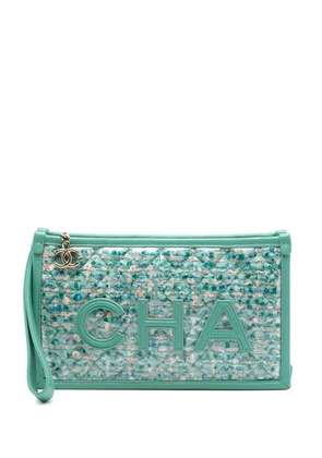 CHANEL Pre-Owned 2019 Quilted Tweed PVC Logo Wristlet clutch bag - Blue