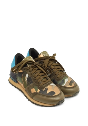 Valentino Garavani Pre-Owned Rockrunner camouflage-print sneakers - Brown