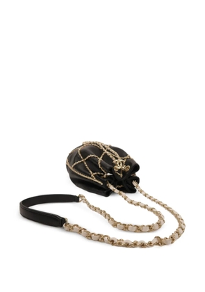 CHANEL Pre-Owned drawstring chain-link bucket bag - Black