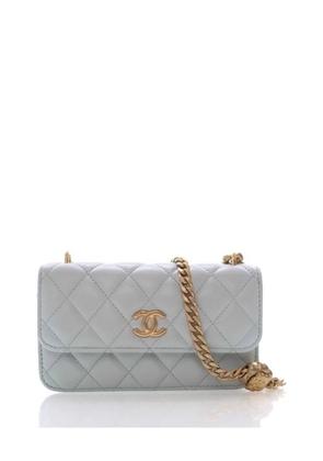CHANEL Pre-Owned 2021-2026 Mini CC Lambskin Camellia Crush Clutch With Chain crossbody bag - Blue