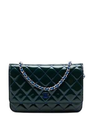 CHANEL Pre-Owned 2012 CC Quilted Patent Incognito Wallet On Chain crossbody bag - Blue