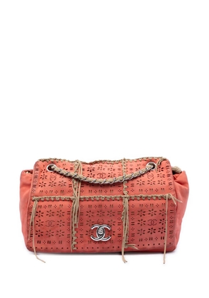CHANEL Pre-Owned 2010-2011 Laser Cut Fringe Suede Flap Bag shoulder bag - Orange