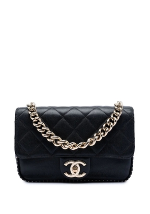 CHANEL Pre-Owned 2017-2018 Small CC Quilted Caviar Studded Single Flap satchel - Black