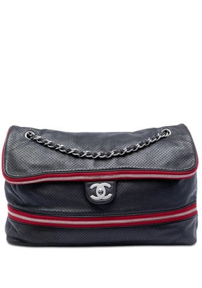 CHANEL Pre-Owned 2008-2009 Perforated Calfskin Expandable shoulder bag - Blue