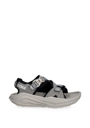HOKA Infini Hike TC buckle-fastening strap sandals - Grey