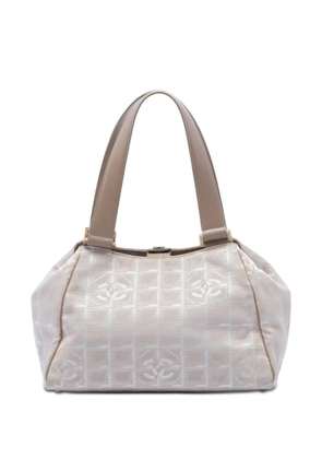 CHANEL Pre-Owned 2002-2003 New Travel Line Nylon tote bag - Neutrals