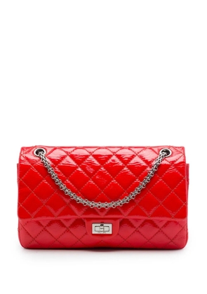 CHANEL Pre-Owned 2010-2011 Quilted Crinkled Patent Reissue 2.55 Double Flap 226 shoulder bag - Red
