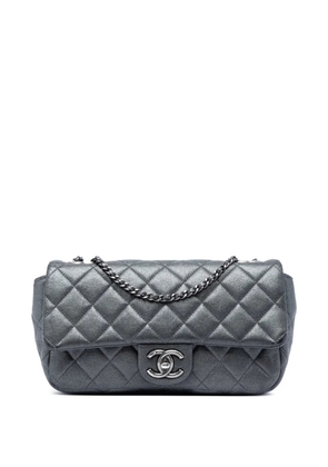 CHANEL Pre-Owned 2015-2016 Medium Iridescent Quilted Goatskin CC Eyelet Flap crossbody bag - Grey