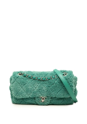 CHANEL Pre-Owned 2019 Medium Quilted Terry Cloth Coco Beach Flap crossbody bag - Green