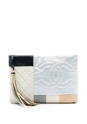 CHANEL Pre-Owned 2016-2017 Quilted Lambskin Colorblock Patchwork O Case clutch bag - Silver