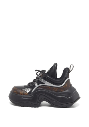 Louis Vuitton Pre-Owned Archlight platform sneakers - Black