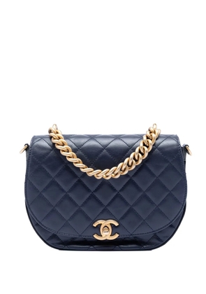 CHANEL Pre-Owned 2017-2018 CC Quilted Lambskin Chain Handle Half Moon Flap satchel - Blue