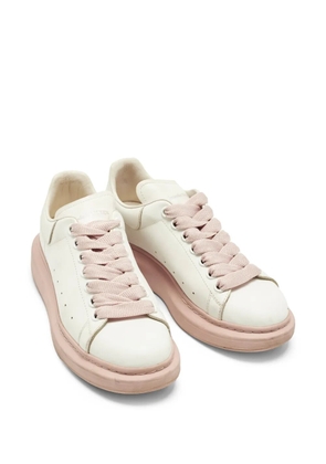 Alexander McQueen Pre-Owned Oversized lace-up sneakers - White