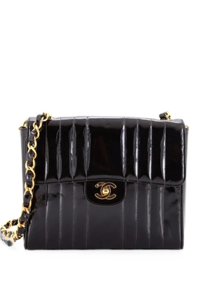 CHANEL Pre-Owned CC Chain Flap Bag Vertical Quilted Patent Small shoulder bag - Black