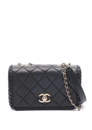 CHANEL Pre-Owned 2021s matelassé full-flap crossbody bag - Black
