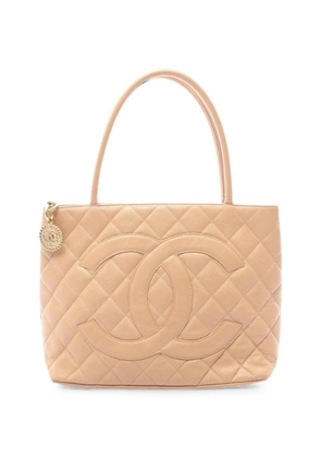 CHANEL Pre-Owned 2002-2003 Reissue diamond-quilted tote bag - Neutrals