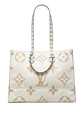 Louis Vuitton Pre-Owned 2019 Monogram Reverse Giant OnTheGo GM tote bag - Green