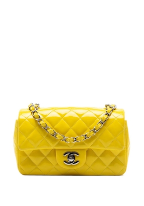 CHANEL Pre-Owned 2015-2016 Mini Rectangular Classic Patent Single Flap crossbody bag - Yellow