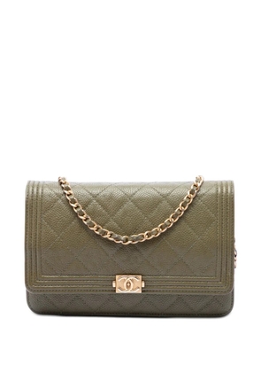 CHANEL Pre-Owned 2016-2017 Quilted Caviar Boy Wallet on Chain crossbody bag - Green