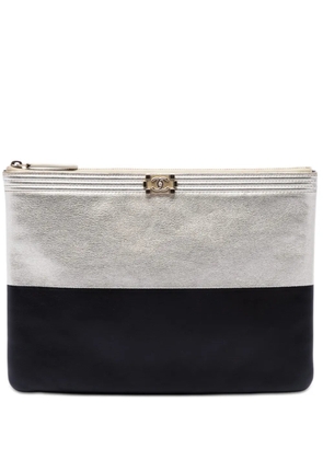 CHANEL Pre-Owned 2015-2016 Medium Bicolor Goatskin Boy O Case clutch bag - Black