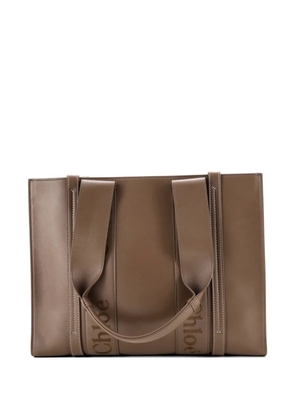 Chloé Pre-Owned Woody Leather Medium tote bag - Brown