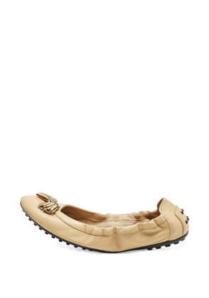 Tod's Vintage scrunch tassel ballet flats - Neutrals