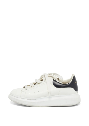 Alexander McQueen Pre-Owned Oversized lace-up leather sneakers - White