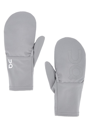 On Core Glove in Alloy - Grey. Size S (also in M, L).