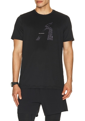 On Core-T Graphic in Black - Black. Size S (also in XS, M, L, XL/1X, XXL/2X).