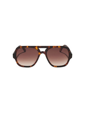 DIFF EYEWEAR Layton Sunglasses in Brown.