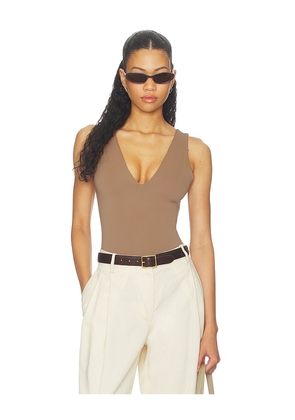 Good American The Sculpting Deep V Bodysuit in Nude. Size XS. Also in S, M, L, XL/1X.