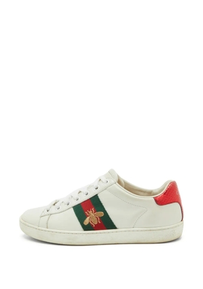 Gucci Pre-Owned Ace bee embroidered sneakers - White