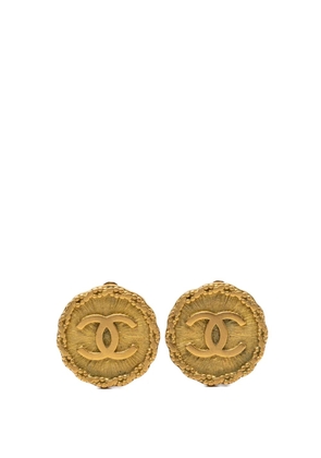 CHANEL Pre-Owned 1995 CC Gold Plated Round Clip On Earrings costume earrings