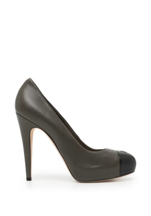 CHANEL Pre-Owned 80mm cap-toe pumps - Grey