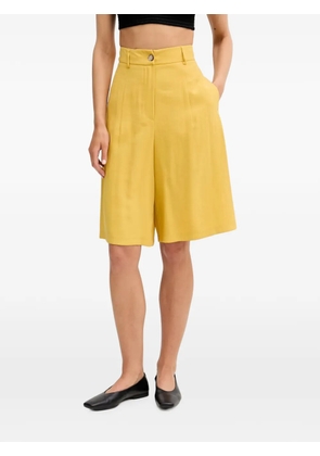 VICOLO pleated tailored shorts - Yellow