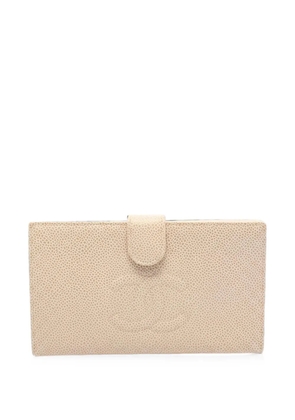 CHANEL Pre-Owned 2000-2002 Caviar bi-fold wallet - Neutrals