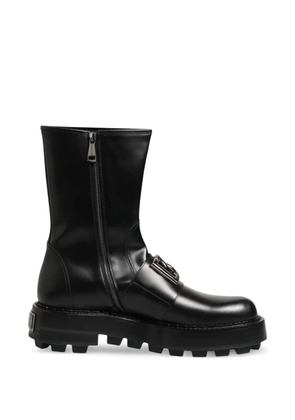 Dolce & Gabbana logo-plaque lug-sole boots - Black