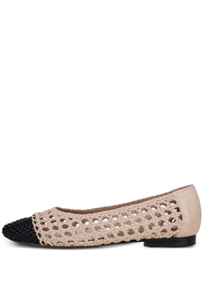 Poche Paris Reine woven cap-toe flat pumps - Neutrals